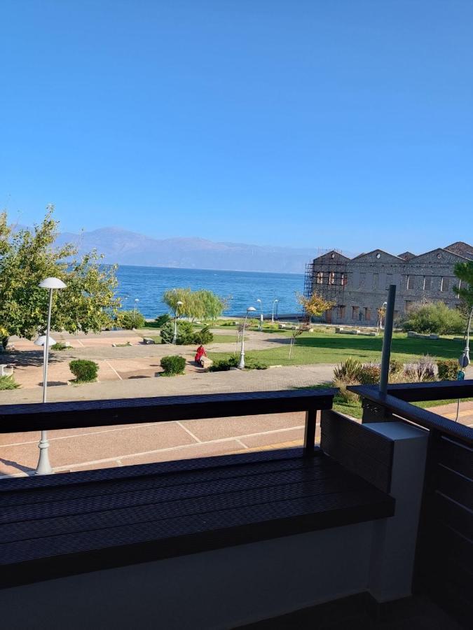 Vrachos Suites Aigio Exterior foto